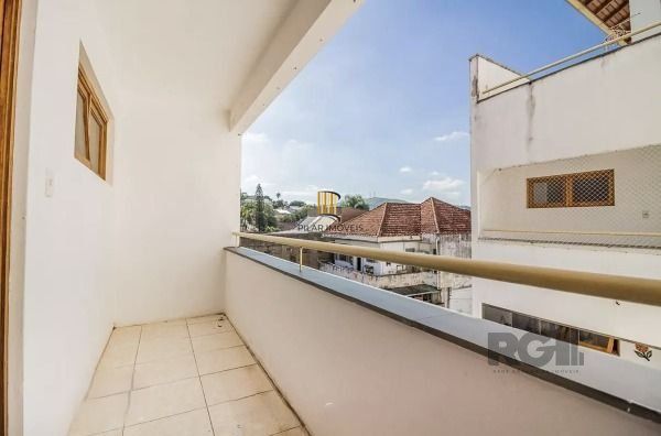 Apartamento em Porto Alegre, no bairro Medianeira, com 2 dormitório(s), e 2 banheiros, à venda.