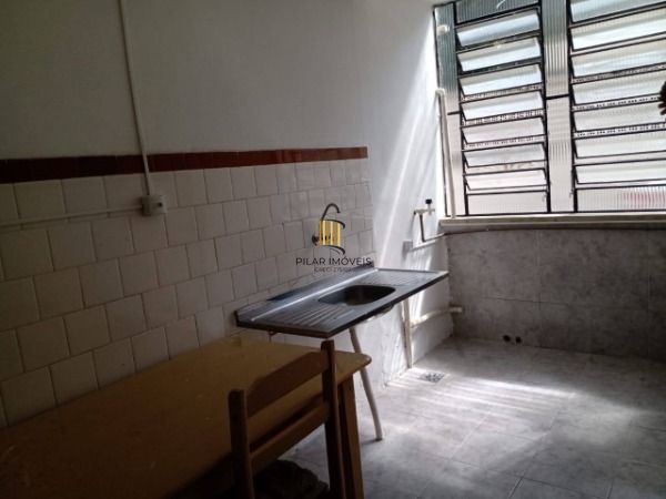 Apartamento em Porto Alegre, no bairro Cidade Baixa, com 1 dormitório(s), e 1 banheiros, à venda.
