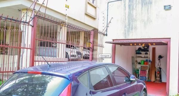 Cobertura em Porto Alegre, no bairro Teresópolis, com 1 dormitório(s), e 1 banheiros, à venda.