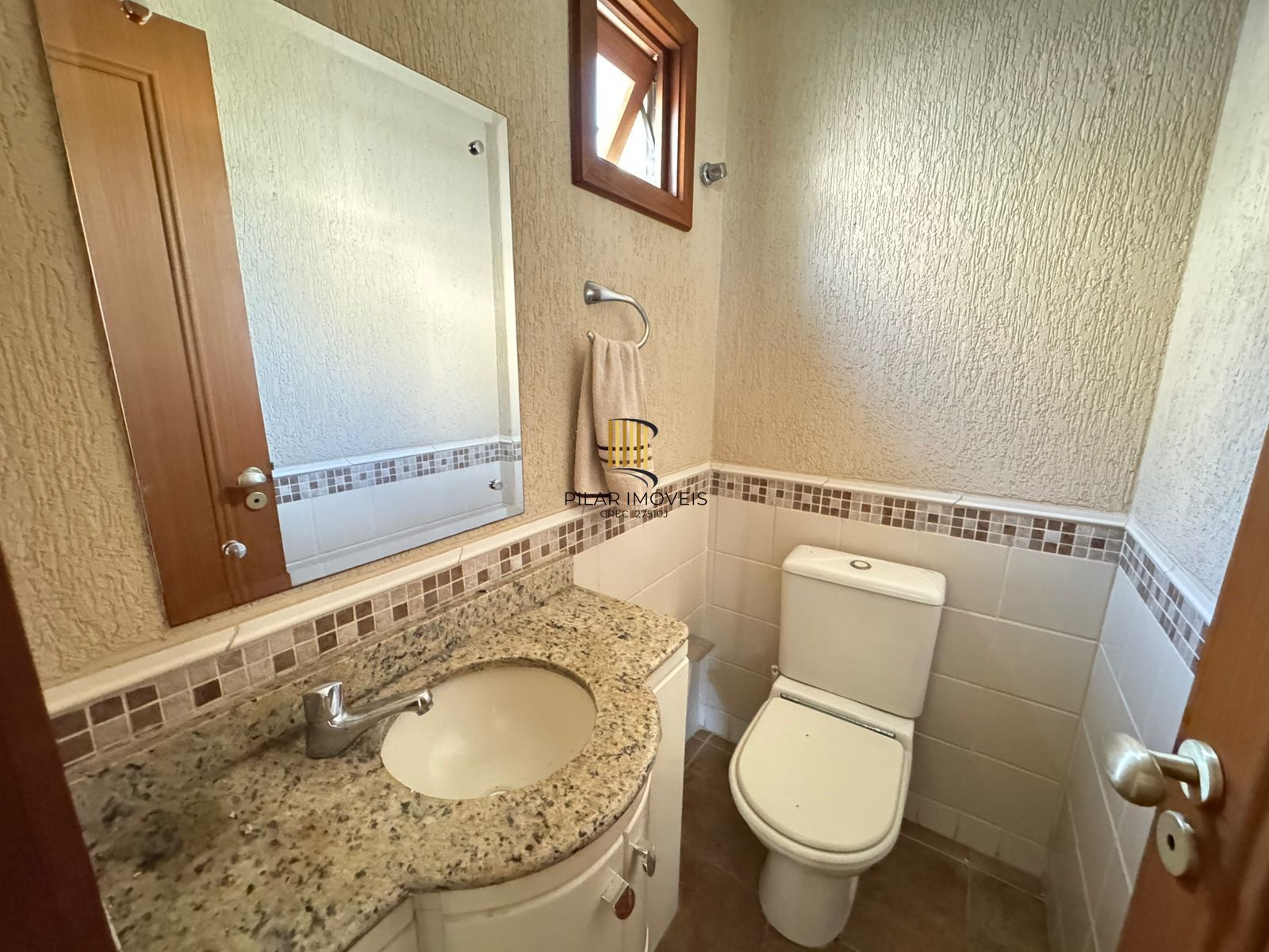 Casa em Condomínio no Jardim Isabel com 270m², 3 dormitórios, 4 vagas