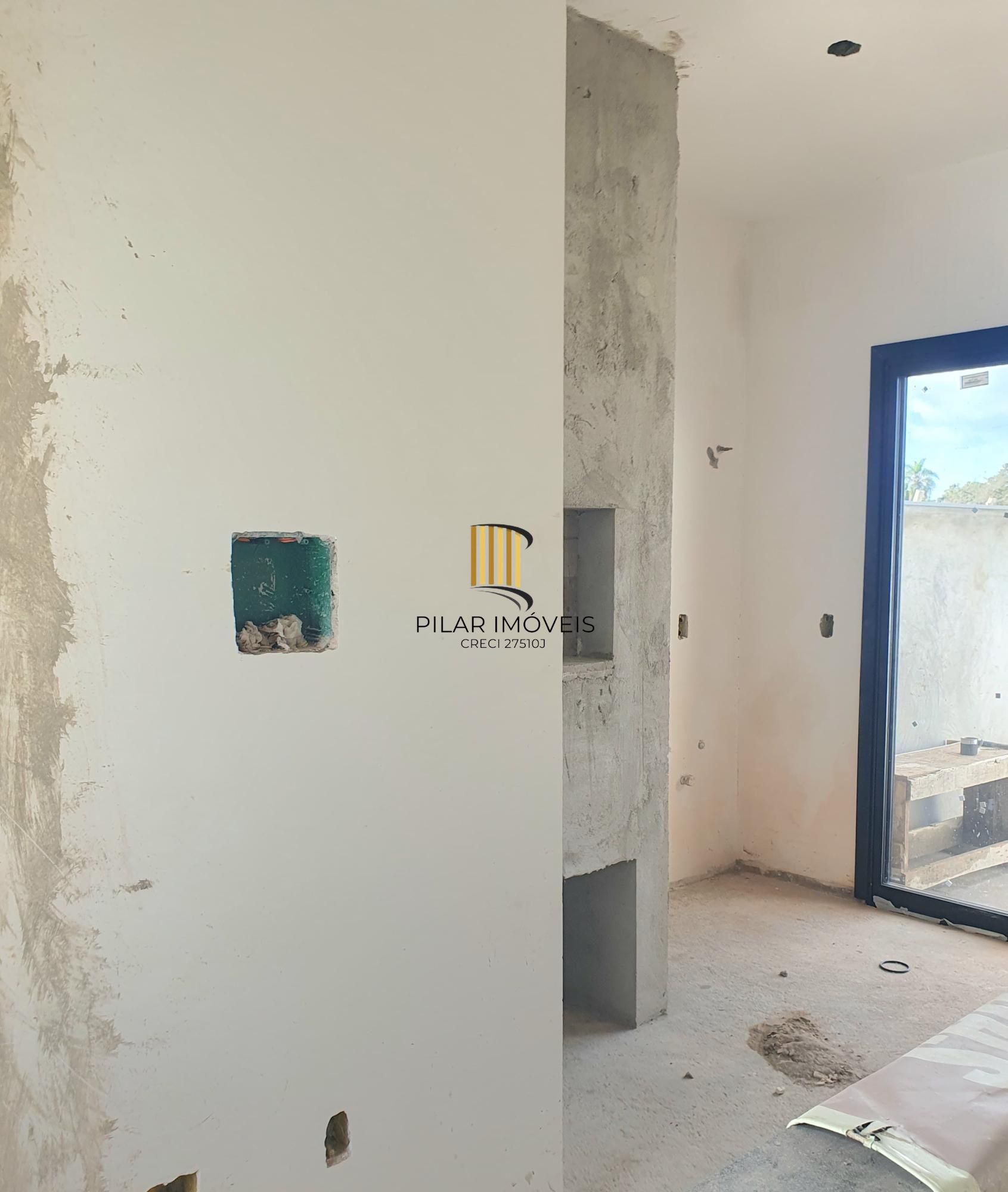 Casa em Porto Alegre, no bairro Hípica, com 2 dormitório(s), e 2 banheiros, à venda.