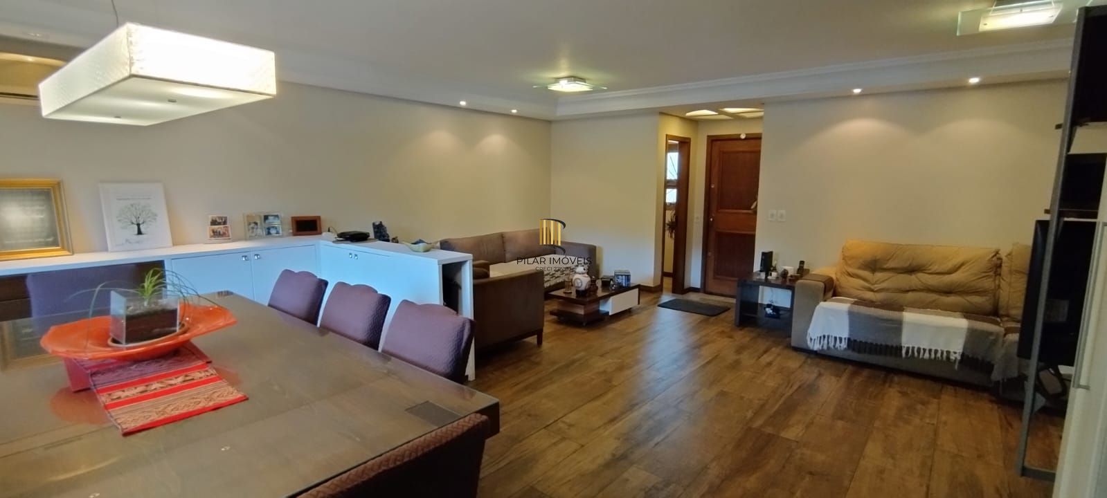 Linda Residência com 3 dormitórios sendo 1 suíte no Jardim Isabel.