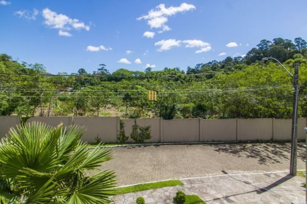 **Espetacular Casa de Condomínio com 3 suítes, Piscina com aquecimento**