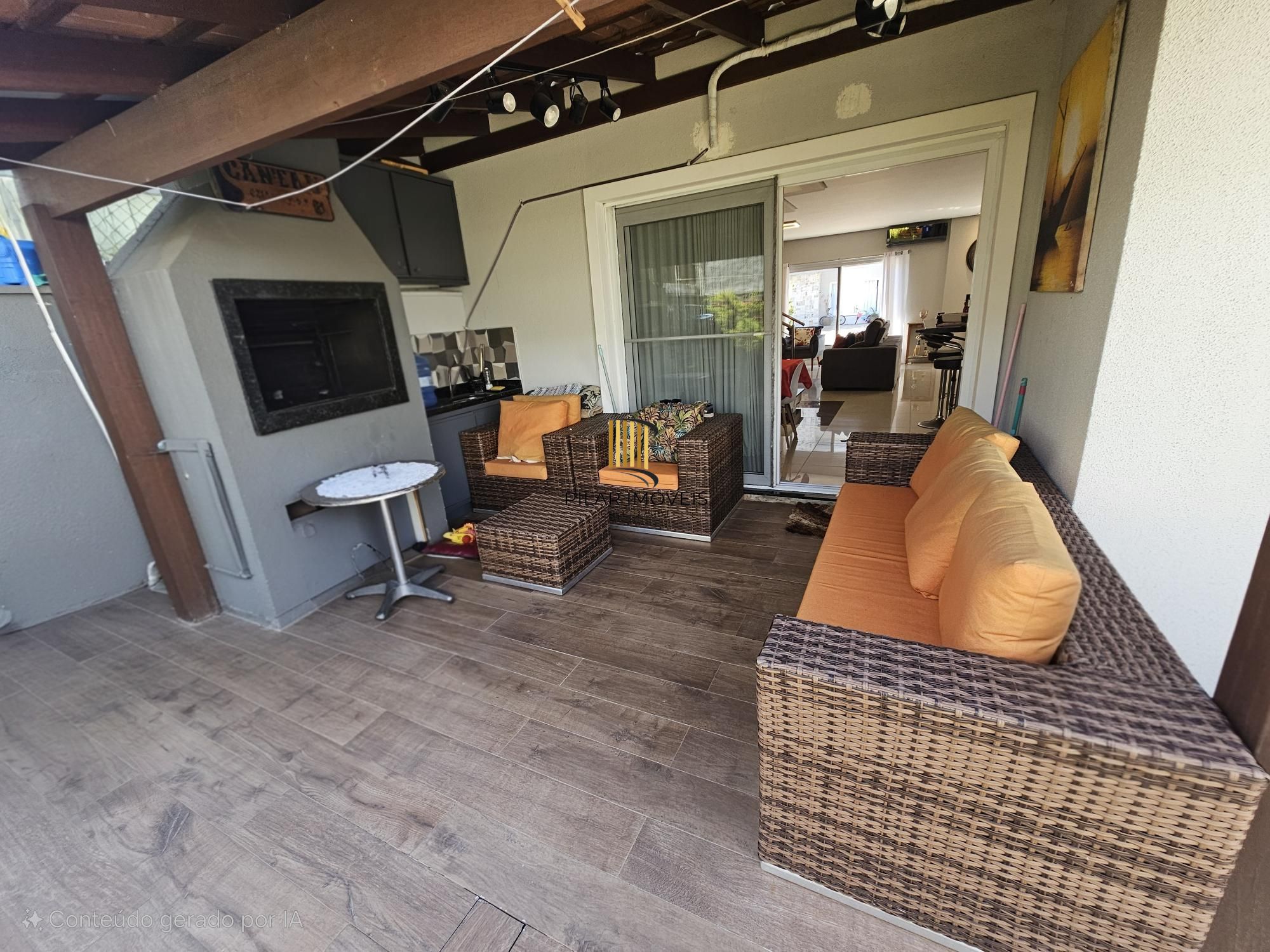 Casa de Condomínio 3 dormitórios no bairro Hípica