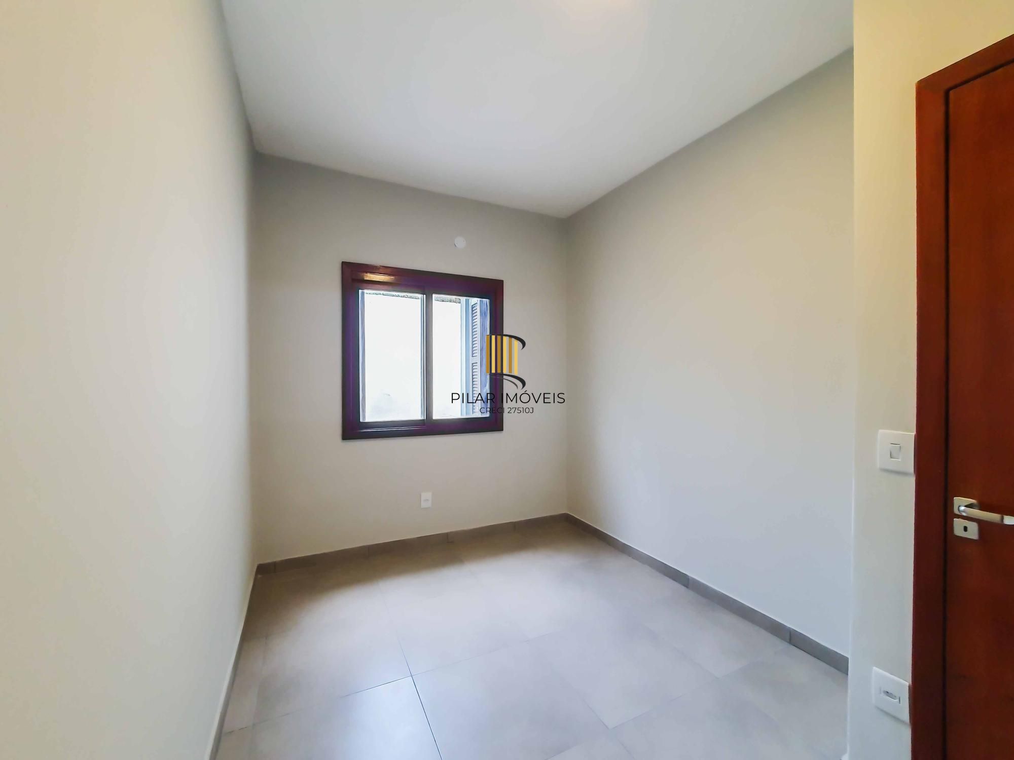 No bairro Hípica residência térrea com 2 dormitórios