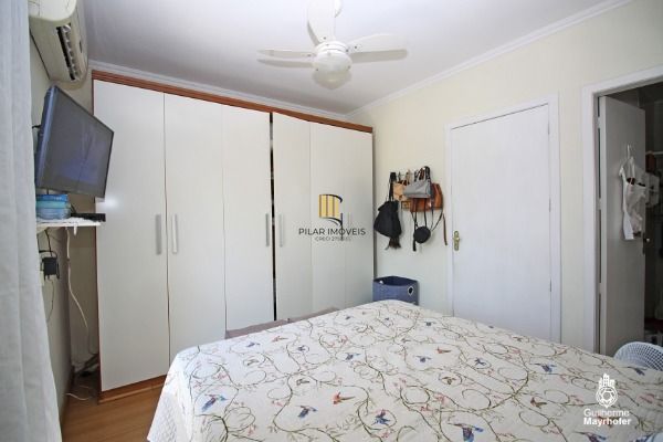 Casa para Venda - 78m², 3 dormitórios, sendo 1 suites, 2 vagas - Guarujá
