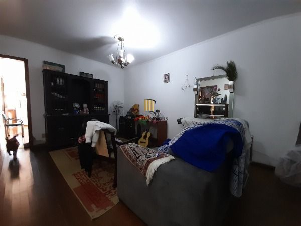 Casa para Venda - 140m², 2 dormitórios, 2 vagas - Hípica