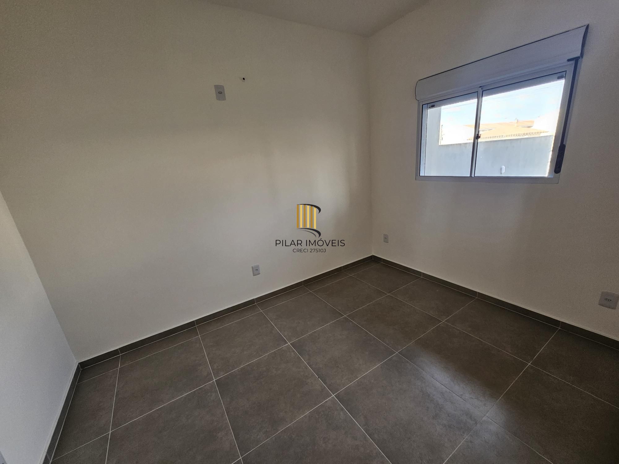 Casa em Porto Alegre, no bairro Restinga, com 2 dormitório(s), e 2 banheiros, à venda.