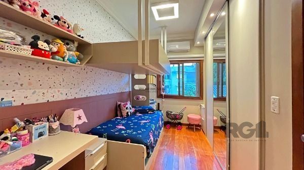 Casa 3 dormitórios no bairro Hípica