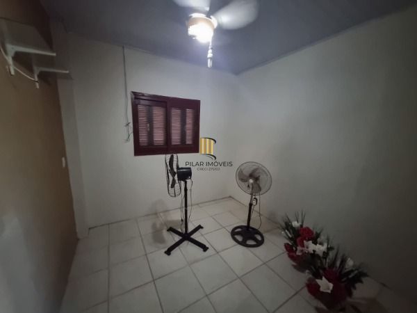 Casa em Porto Alegre, no bairro Vila Nova, com 1 dormitório(s), e 1 banheiros, à venda.