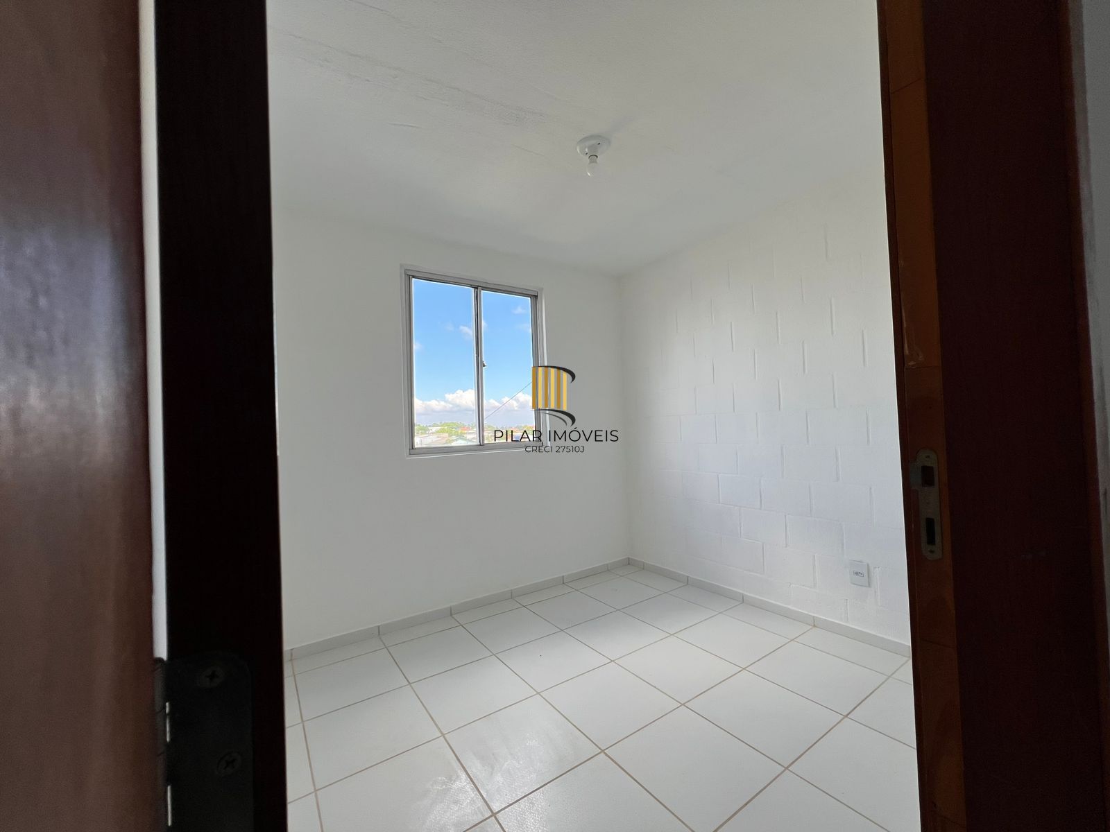 Apartamento de 2 dormitórios à venda bairro campo novo