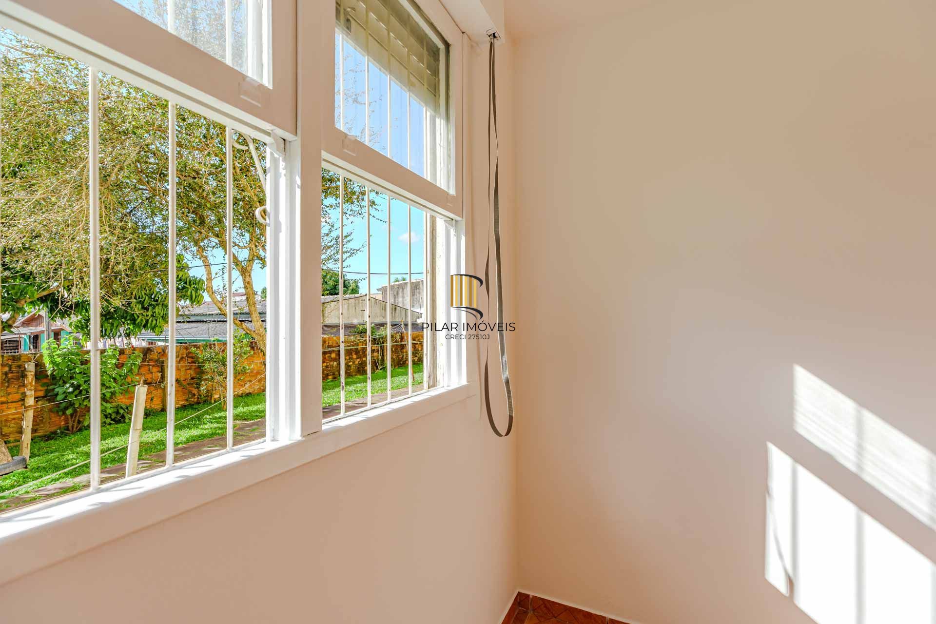 Apartamento com 2 dormitórios no Bairro Camaquã.