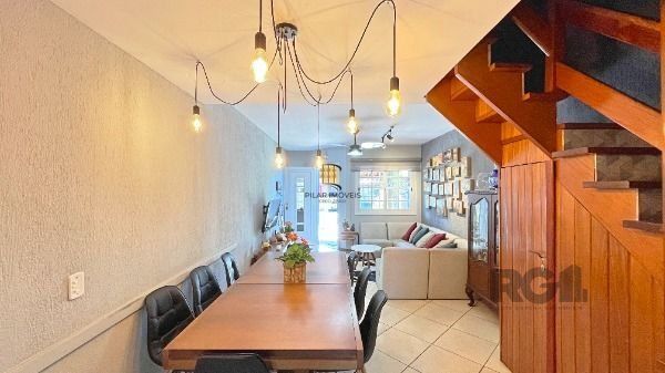 Casa Condominio em Porto Alegre, no bairro Cavalhada, com 3 dormitório(s), e 3 banheiros, à venda.