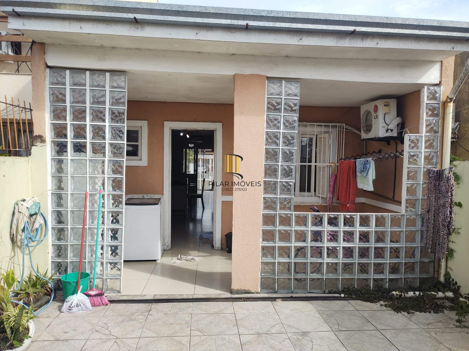 Casa 2 dormitórios no bairro Hípica