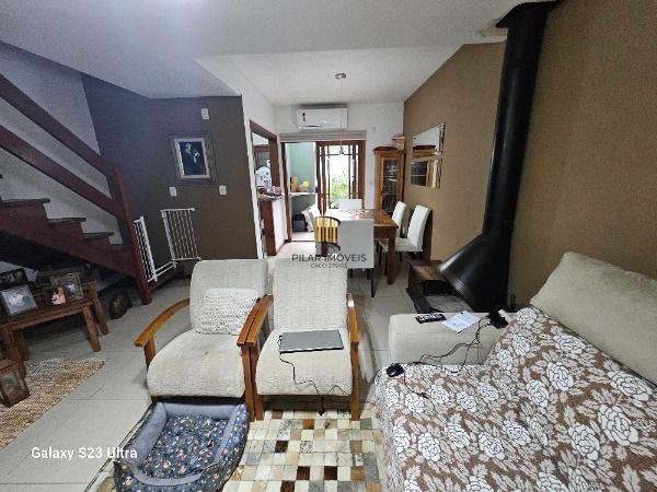Casa Condominio em Porto Alegre, no bairro Ipanema, com 3 dormitório(s), e 3 banheiros, à venda.