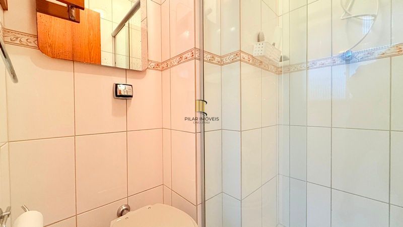 Impecável apartamento com 3 dormitórios , 3 banheiros , 2 vagas cobertas , com 120 m² privativos.