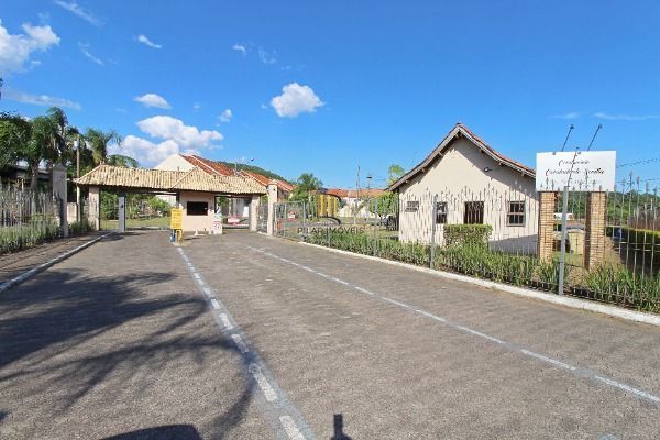 Casa Condominio em Porto Alegre, no bairro Espírito Santo, com 3 dormitório(s), e 3 banheiros, à venda.