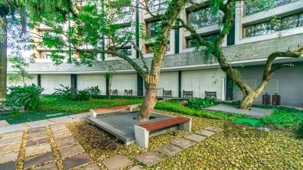 Conjunto/Sala em Porto Alegre, no bairro Tristeza, e 0 banheiros, à venda.