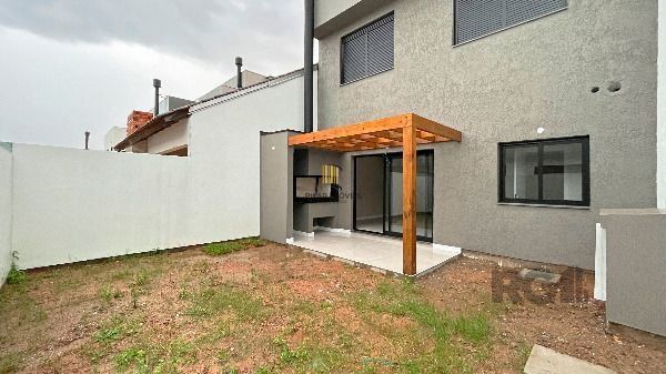 Casa Condominio em Porto Alegre, no bairro Hípica, com 3 dormitório(s), e 3 banheiros, à venda.
