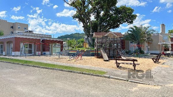 Casa de Condomínio 2 dormitórios no bairro Hípica