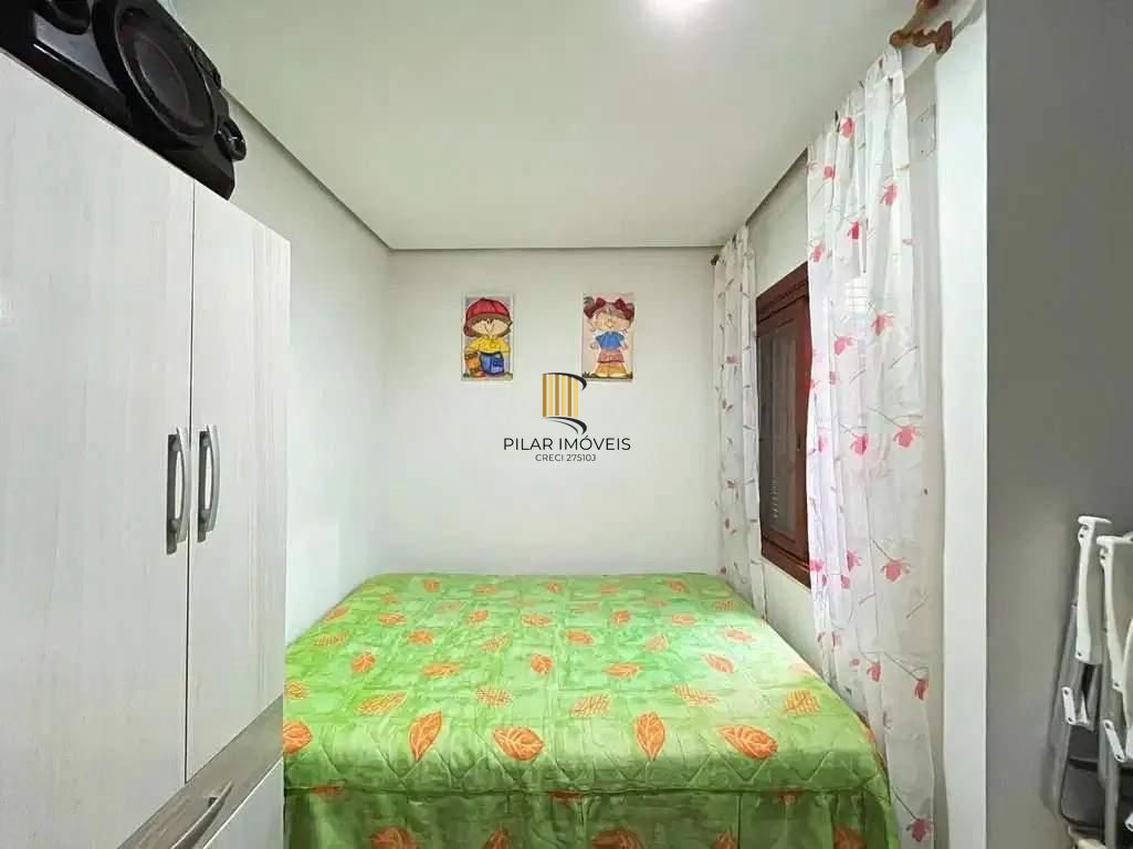Casa 2 dormitórios no bairro Hípica