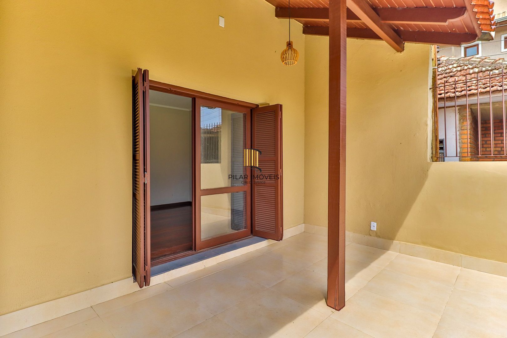 Excelente residência com 4 dormitórios