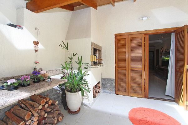 Casa para Venda - 360m², 3 dormitórios, sendo 1 suites, 4 vagas - Portal do Guarujá