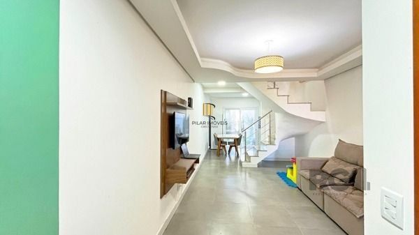 Casa em Porto Alegre, no bairro Hípica, com 2 dormitório(s), à venda.