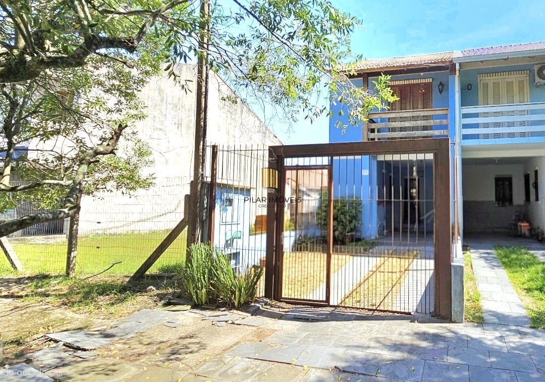 Casa em Porto Alegre, no bairro Hípica, com 2 dormitório(s), e 2 banheiros, à venda.