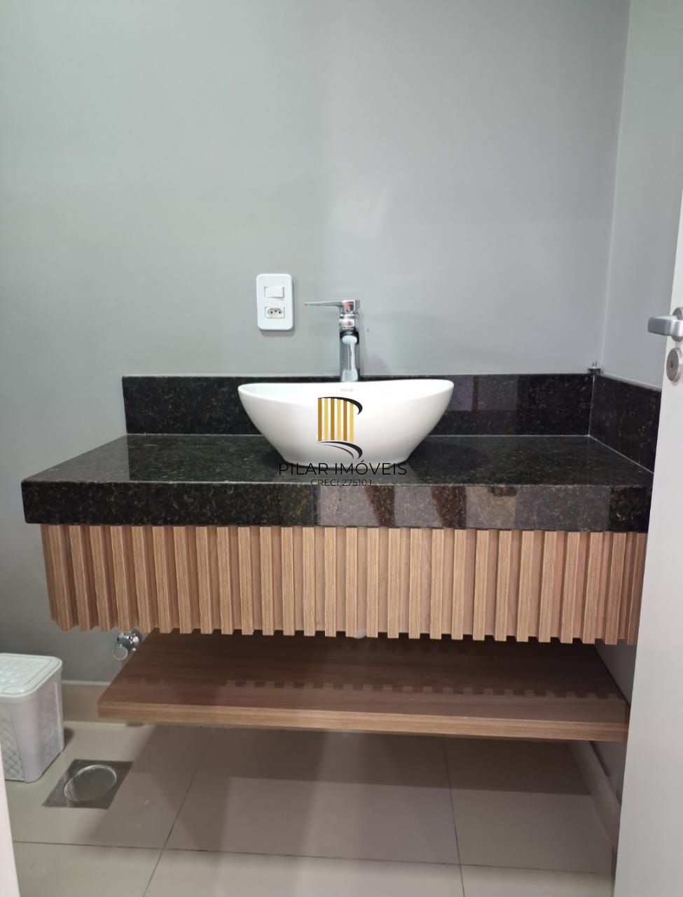 Casa 3 dormitórios no bairro Hípica