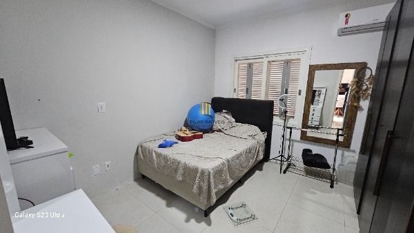 Casa em Porto Alegre, no bairro Hípica, com 3 dormitório(s), e 3 banheiros, à venda.