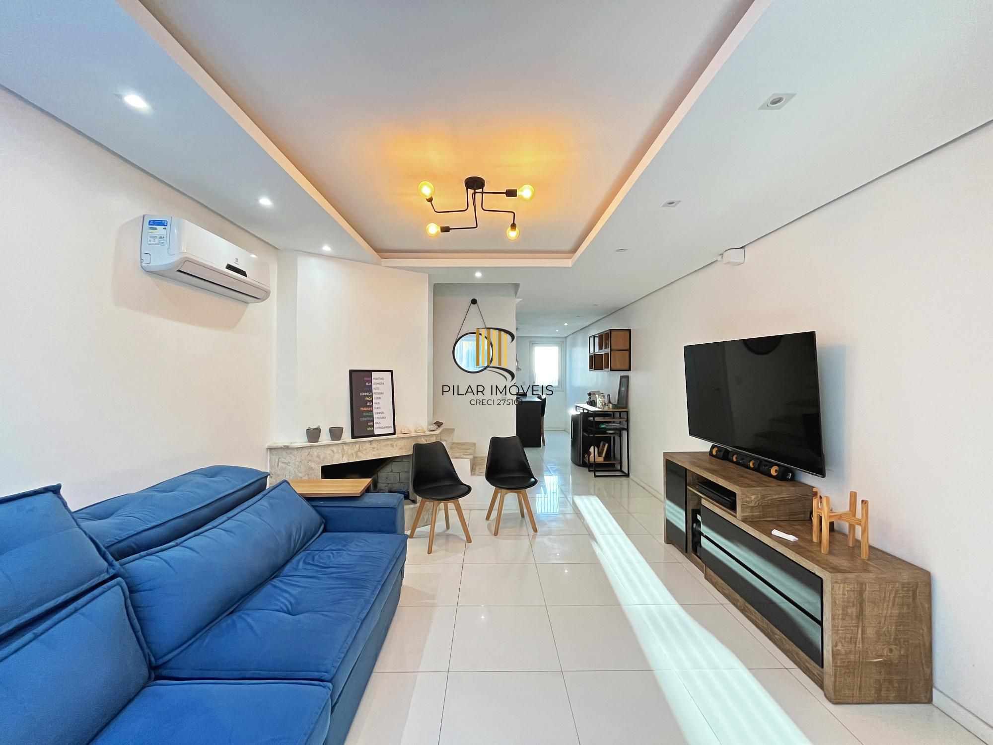 Casa 3 dormitórios no bairro Guarujá