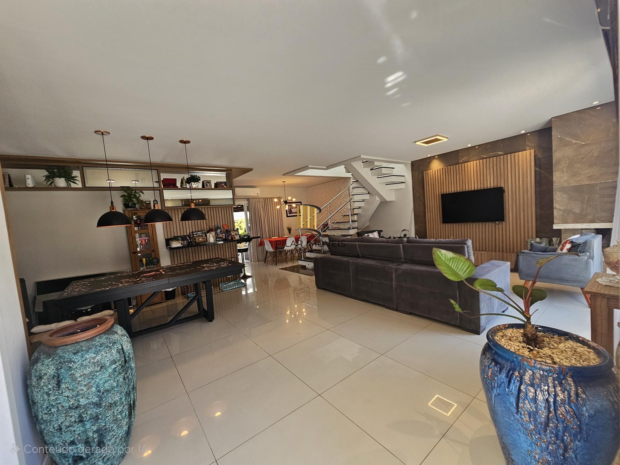 Casa de Condomínio 3 dormitórios no bairro Hípica