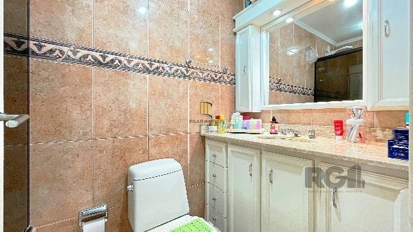 Casa Condominio em Porto Alegre, no bairro Tristeza, com 3 dormitório(s), e 3 banheiros, à venda.