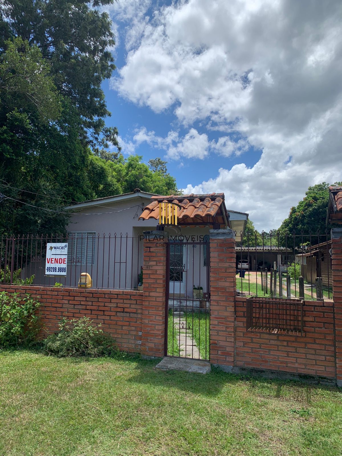 Casa 2 dormitórios no bairro Hípica