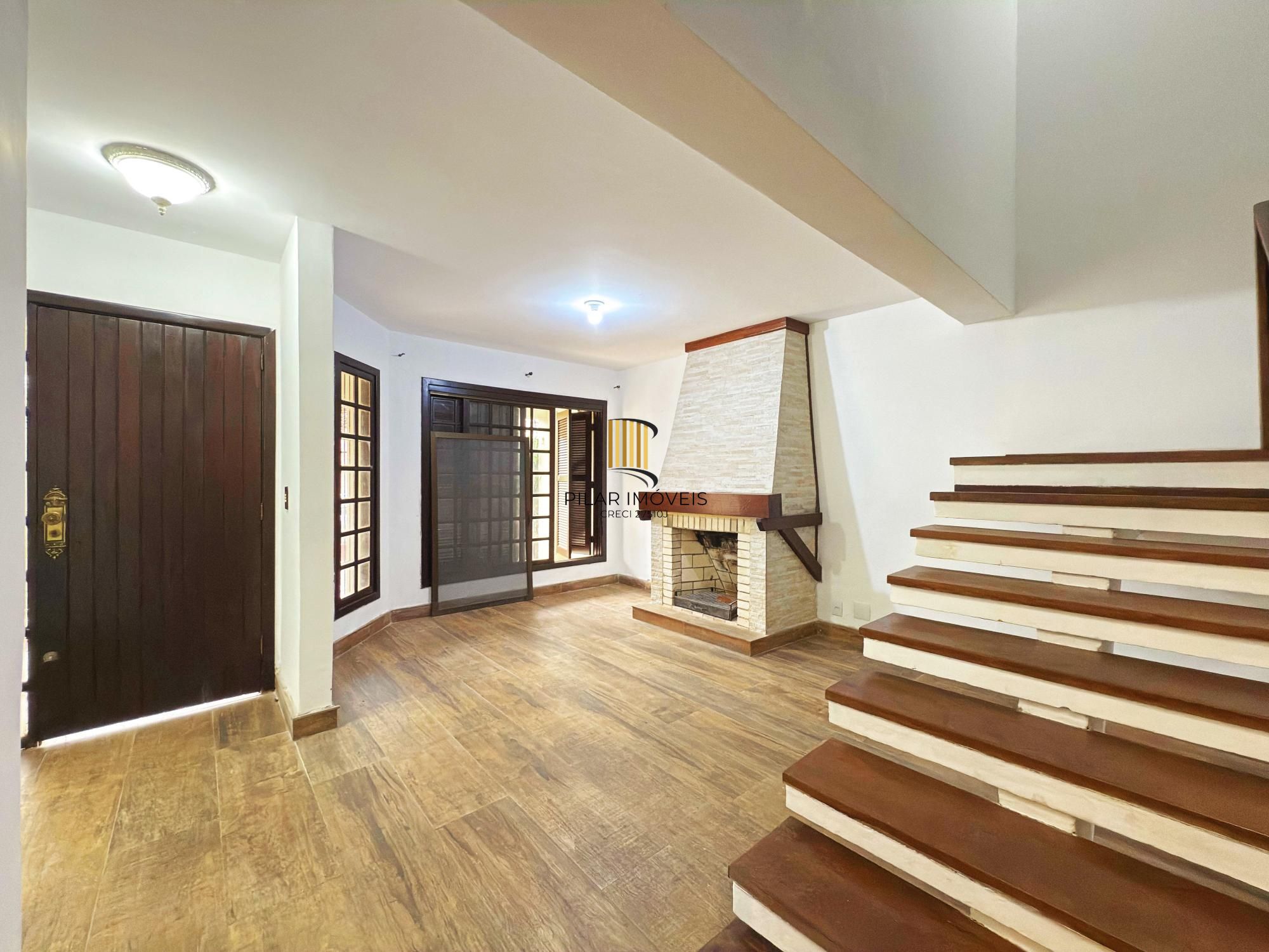 Residência á venda no bairro Guarujá com 2 dormitórios.