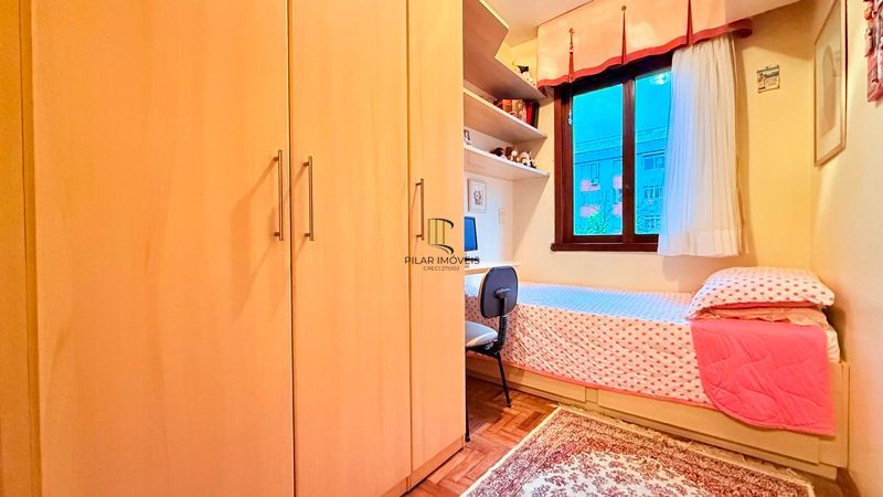 Impecável apartamento com 3 dormitórios , 3 banheiros , 2 vagas cobertas , com 120 m² privativos.