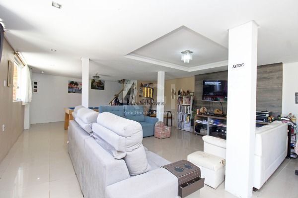 Casa para Venda - 220m², 4 dormitórios, sendo 2 suites, 5 vagas - Vila Nova