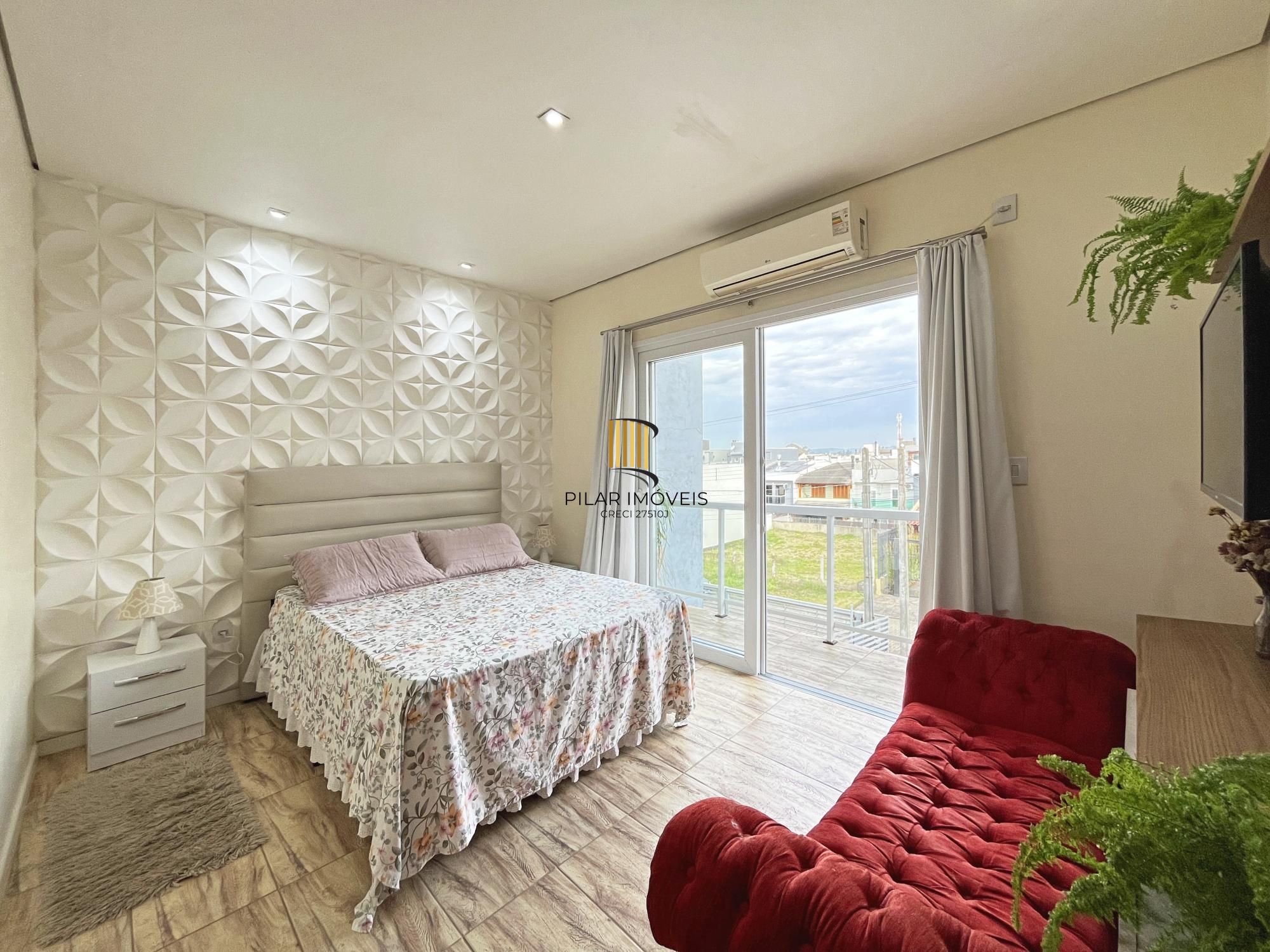 Casa 4 dormitórios no bairro Hípica