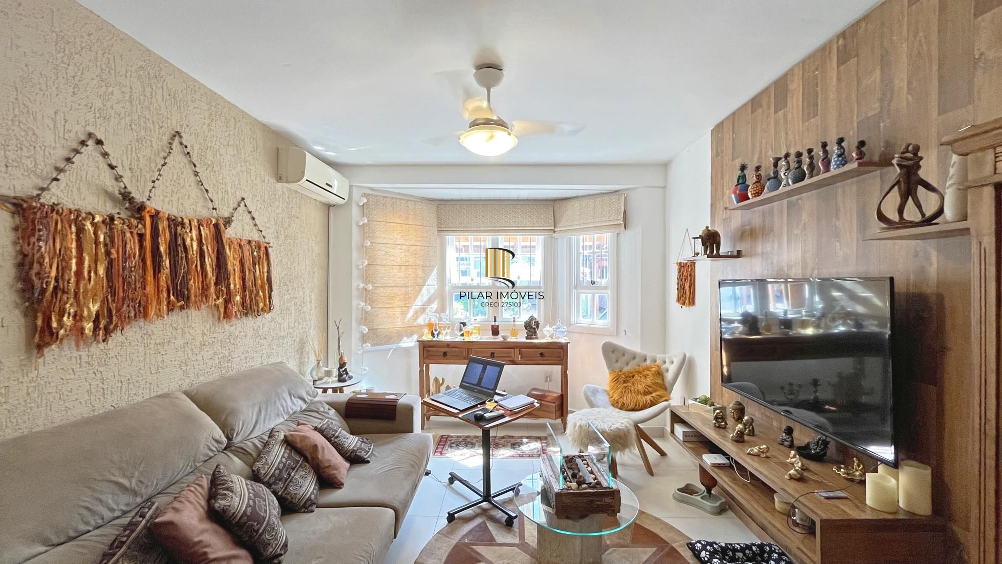 Casa de Condomínio 3 dormitórios no bairro Guarujá