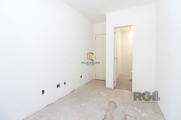 Sobrado para Venda - 100m², 3 dormitórios, sendo 3 suites, 2 vagas - Portal Do Guarujá
