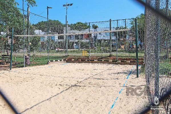 Casa Condominio em Porto Alegre, no bairro Hípica, com 3 dormitório(s), e 3 banheiros, à venda.