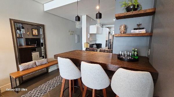 Apartamento em Porto Alegre, no bairro Chácara das Pedras, com 2 dormitório(s), e 2 banheiros, à venda.