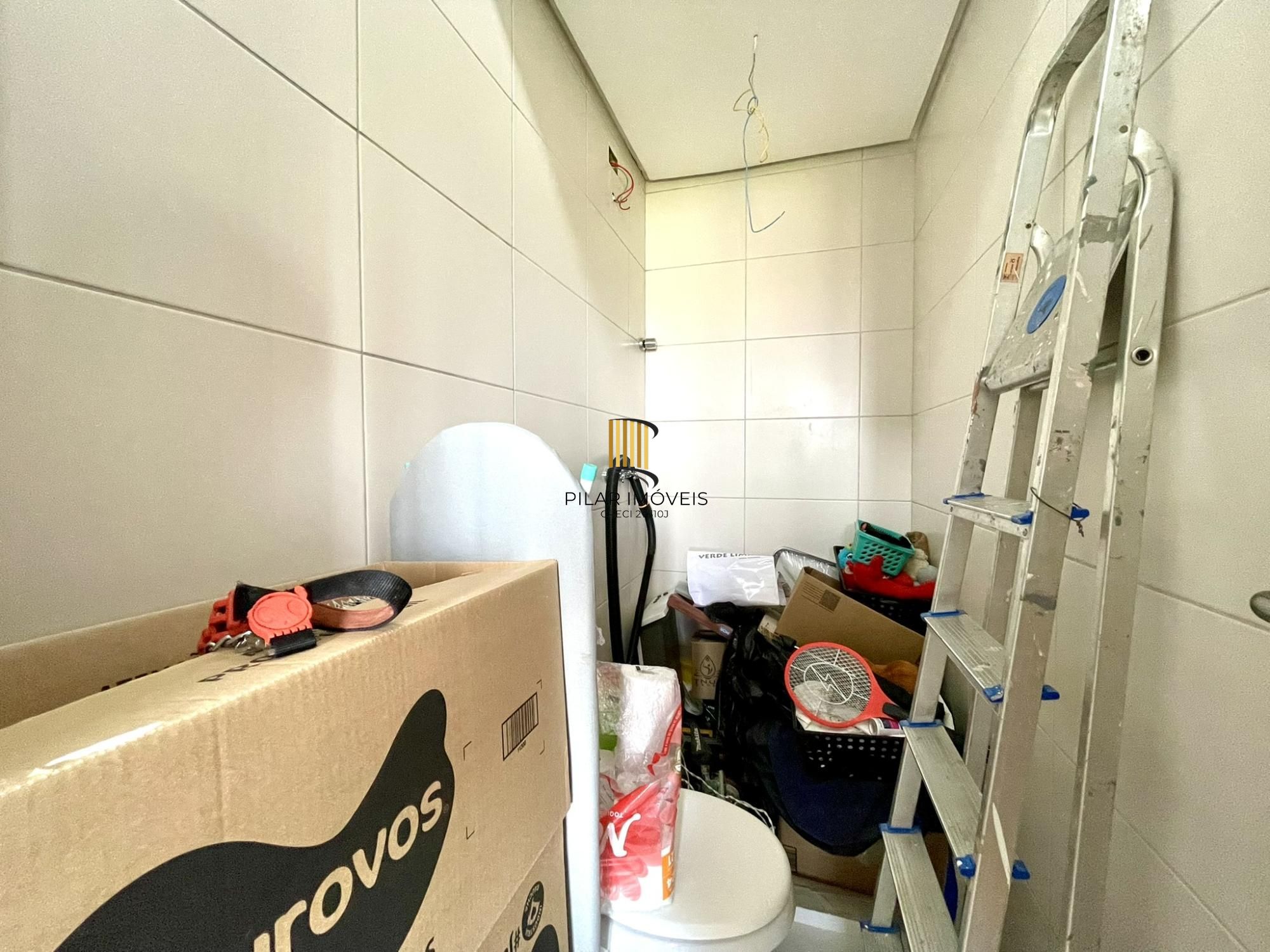 Casa 2 dormitórios no bairro Hípica