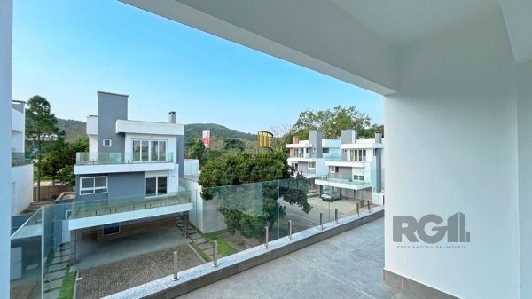 Casa Condominio para Venda - 364m², 3 dormitórios, sendo 3 suites, 2 vagas - Pedra Redonda