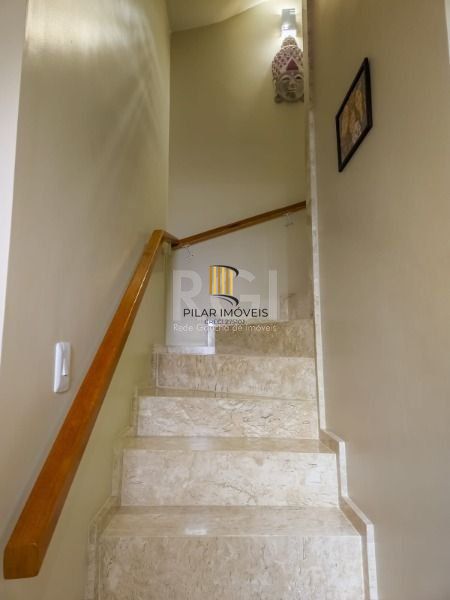 Casa em Porto Alegre, no bairro Vila Conceição, com 3 dormitório(s), e 3 banheiros, à venda.