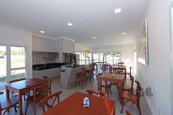 Casa Condominio em Porto Alegre, no bairro Campo Novo, com 3 dormitório(s), e 3 banheiros, à venda.