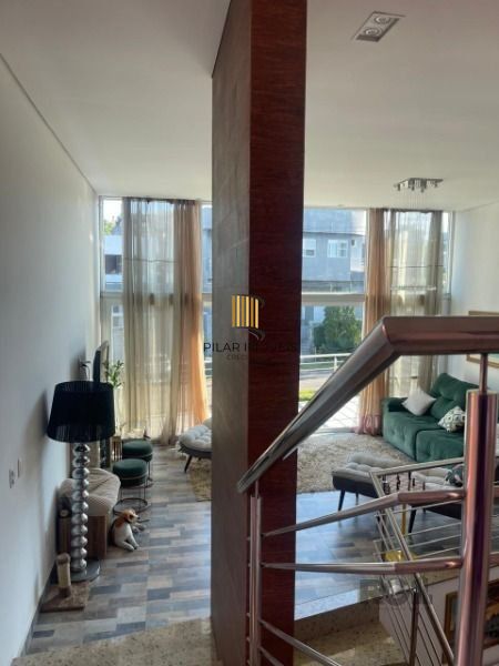 Casa Condominio em Porto Alegre, no bairro Jardim Carvalho, com 3 dormitório(s), à venda.