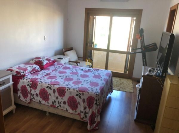 Casa para Venda - 150m², 3 dormitórios, sendo 1 suites, 2 vagas - Guarujá