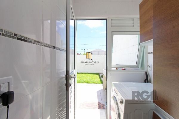 Casa 3 dormitórios no bairro Hípica